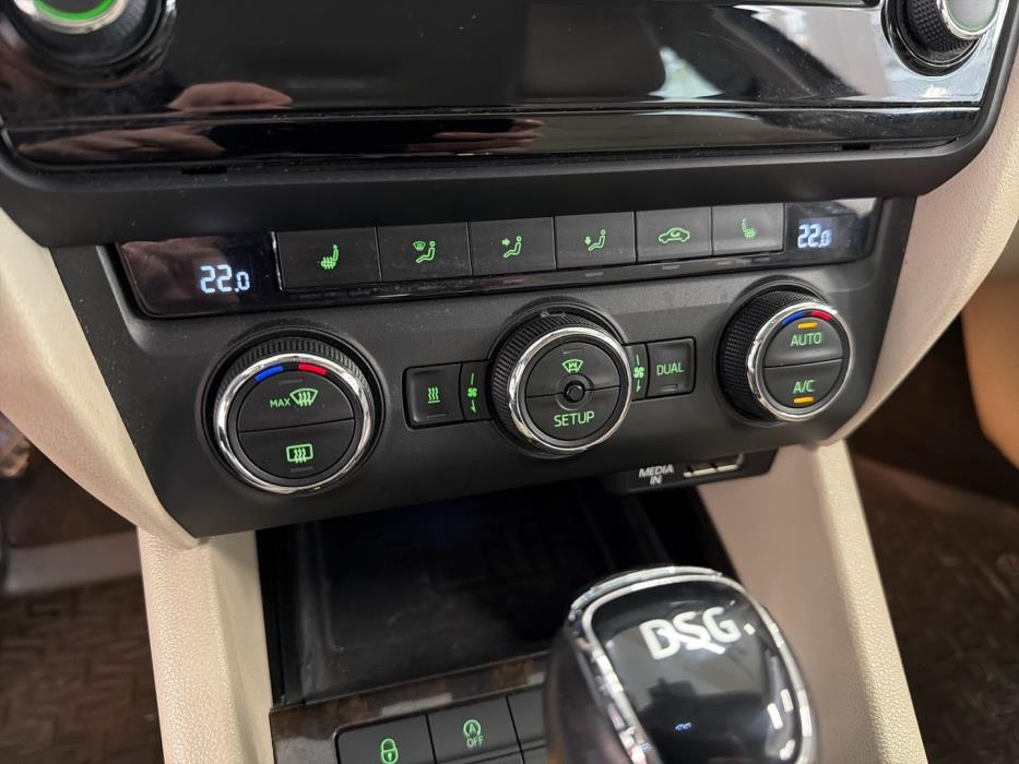 SKODA Octavia 2014