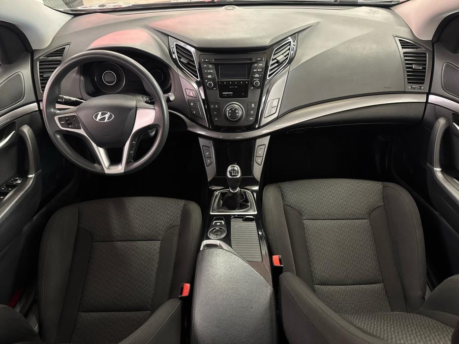 HYUNDAI i40 Sedan 2015