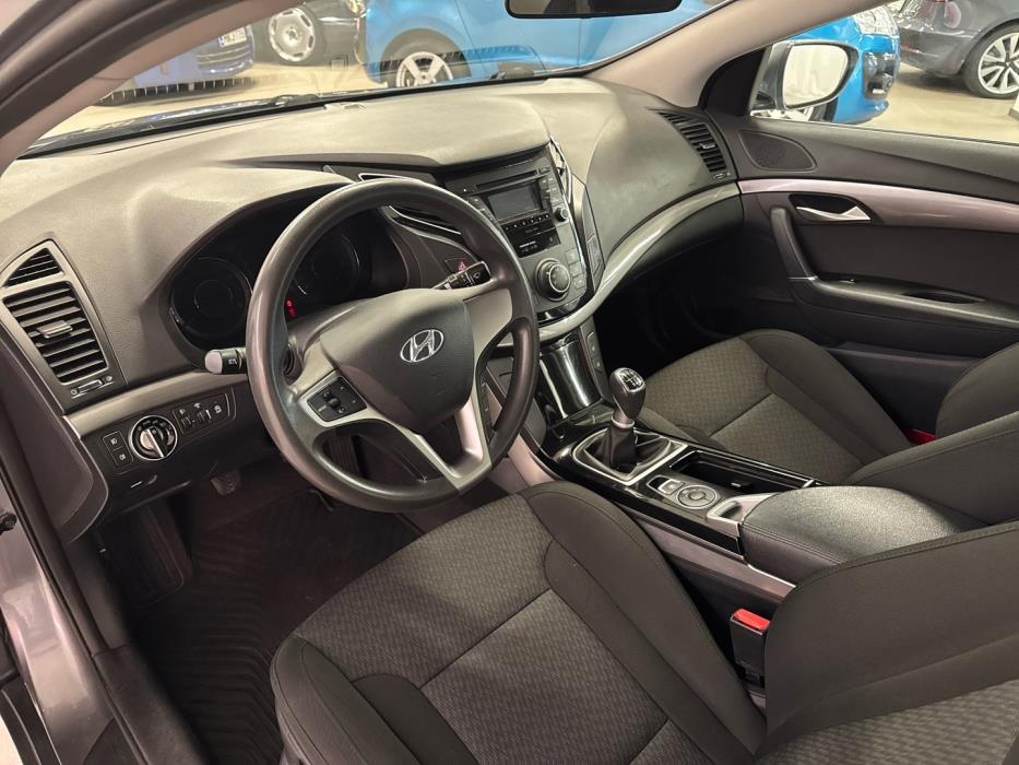 HYUNDAI i40 Sedan 2015