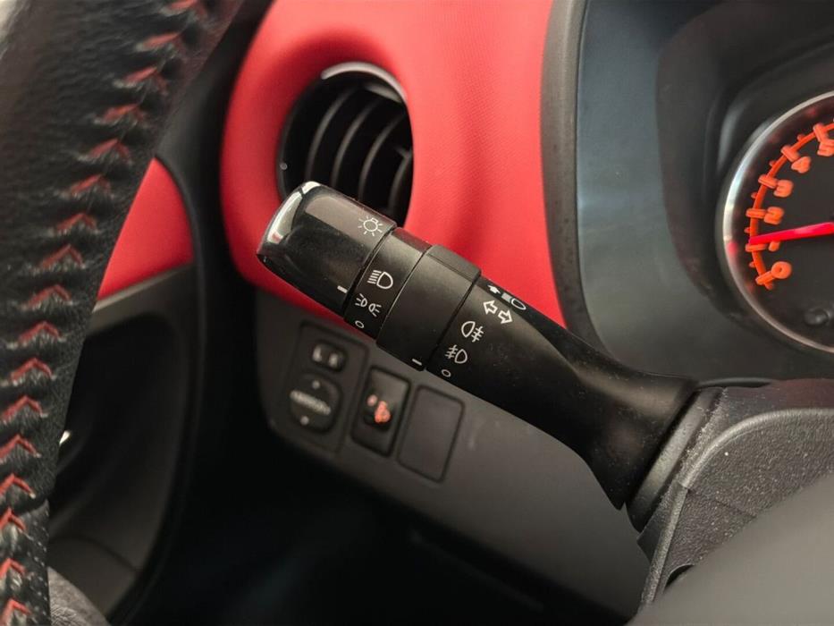 TOYOTA Yaris 2016