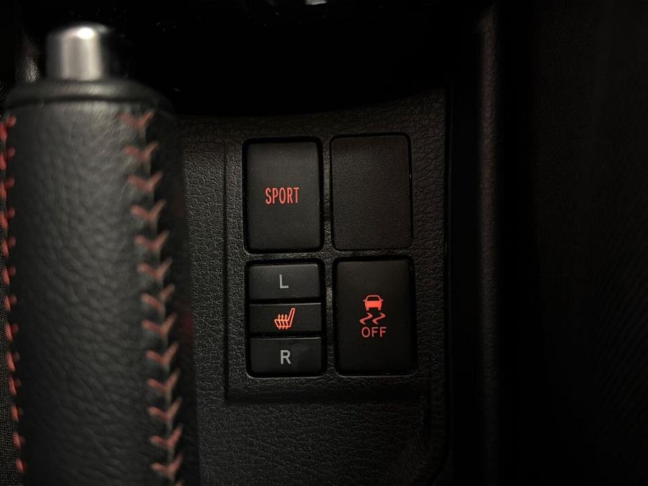 TOYOTA Yaris 2016