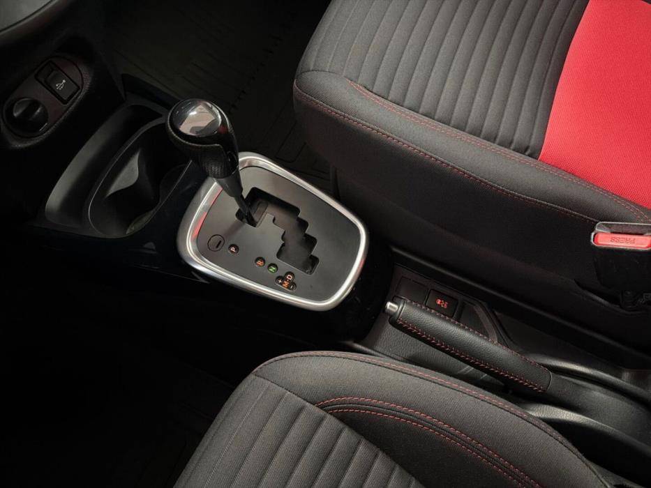 TOYOTA Yaris 2016