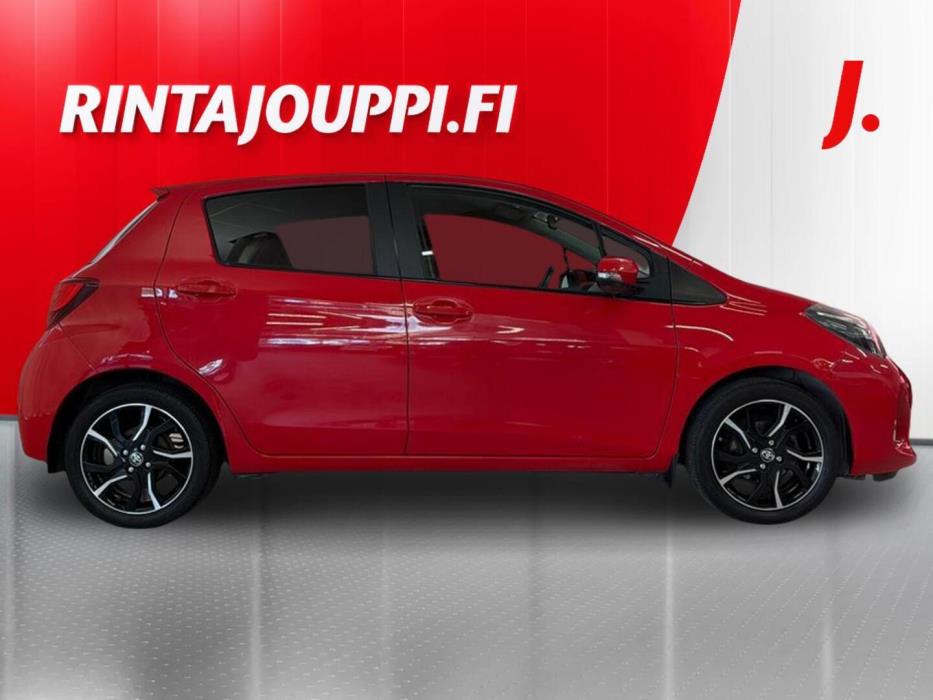 TOYOTA Yaris 2016