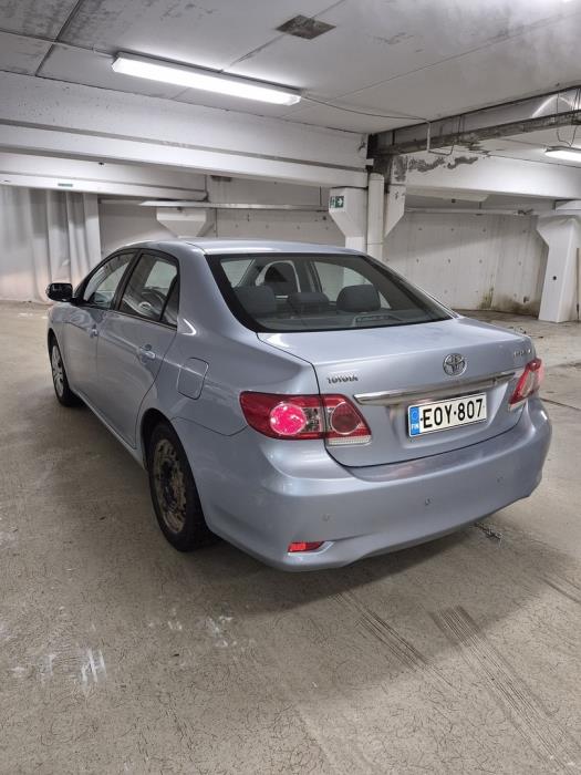 TOYOTA Corolla 2011