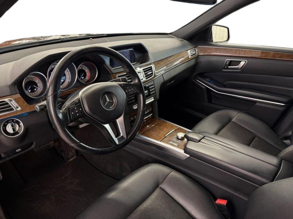 MERCEDES-BENZ E 2013
