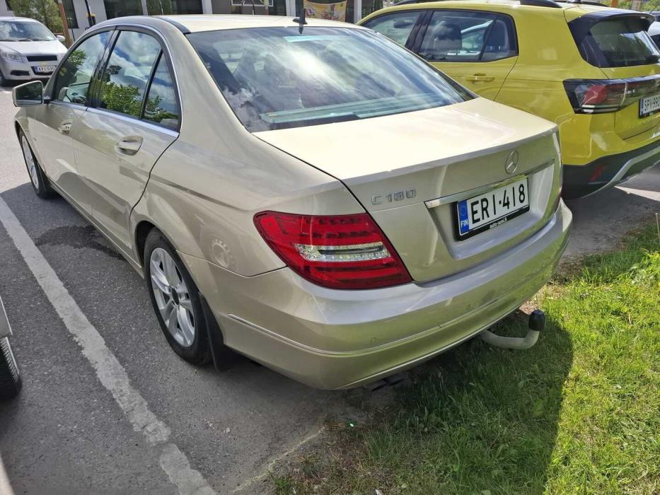 MERCEDES-BENZ C 2012