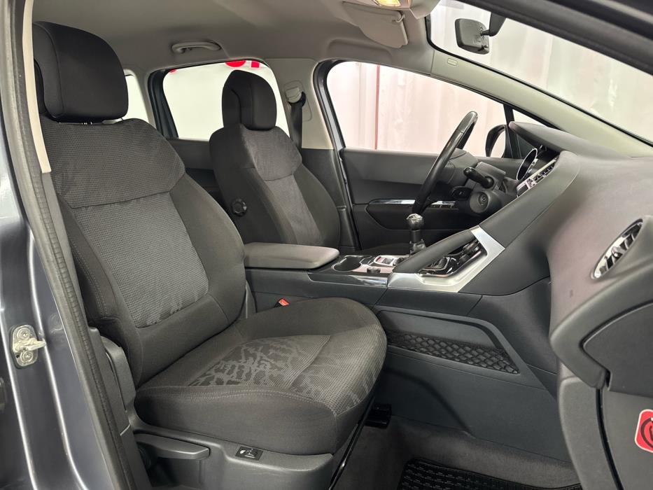 PEUGEOT 3008 2012