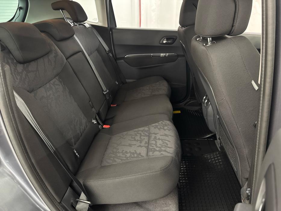 PEUGEOT 3008 2012