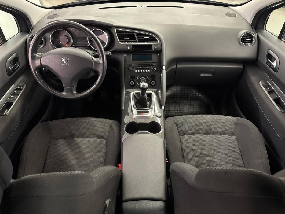 PEUGEOT 3008 2012