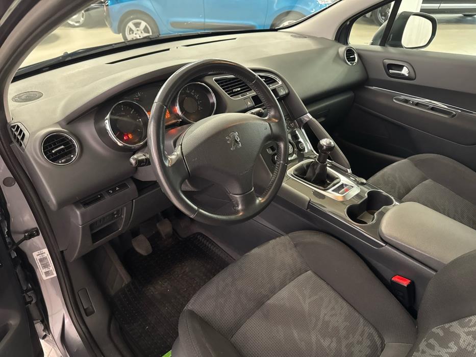 PEUGEOT 3008 2012