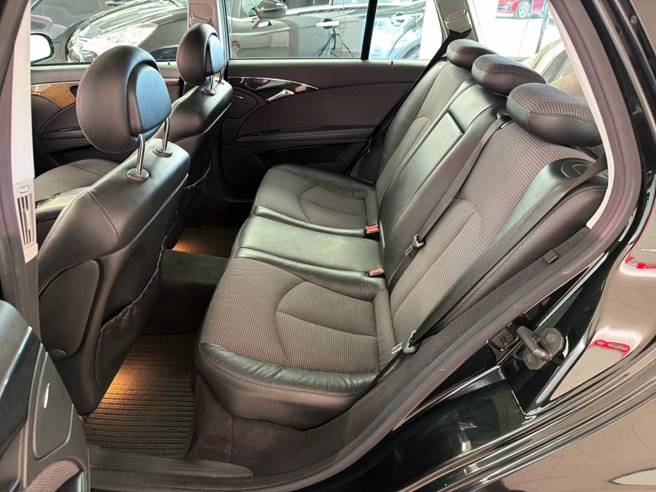MERCEDES-BENZ E 2004