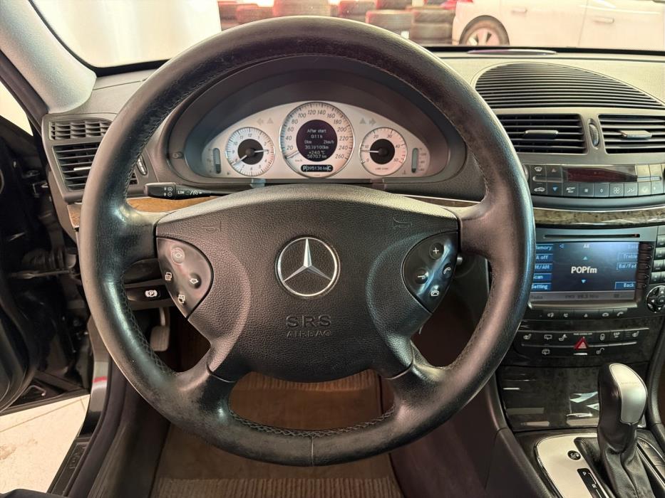 MERCEDES-BENZ E 2004