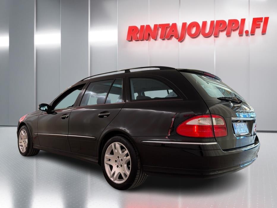MERCEDES-BENZ E 2004