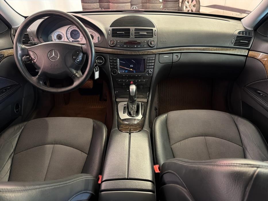 MERCEDES-BENZ E 2004