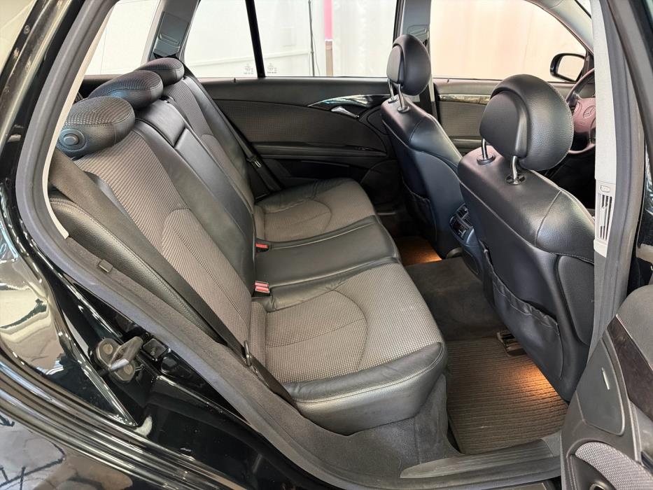 MERCEDES-BENZ E 2004