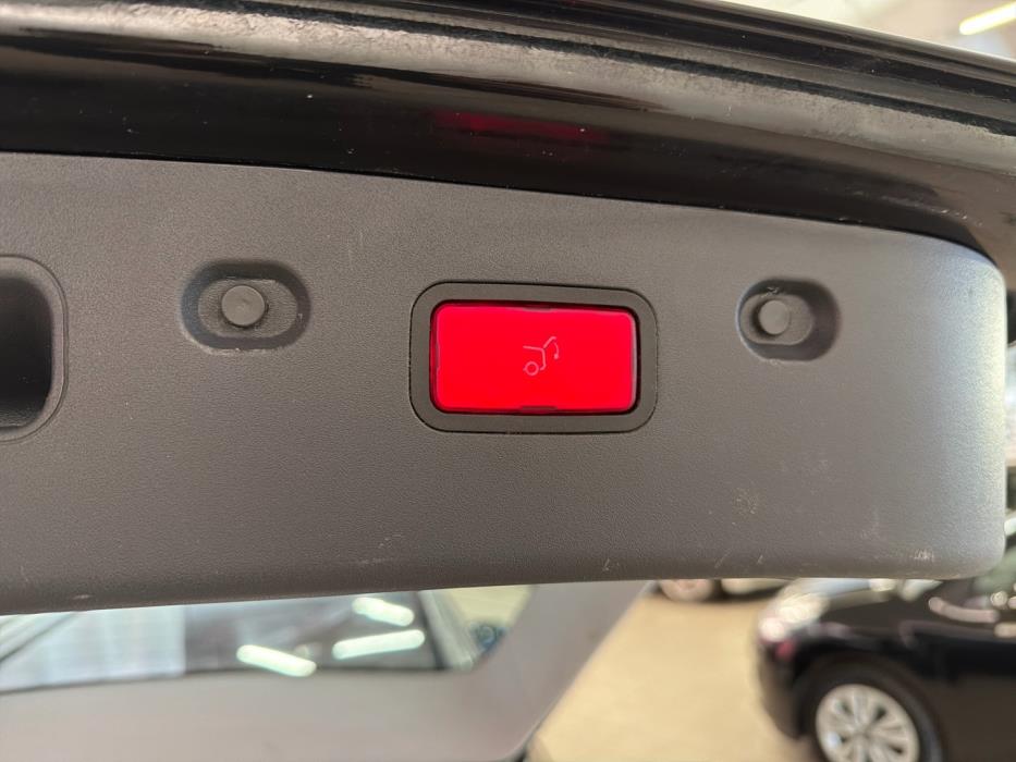 MERCEDES-BENZ E 2004