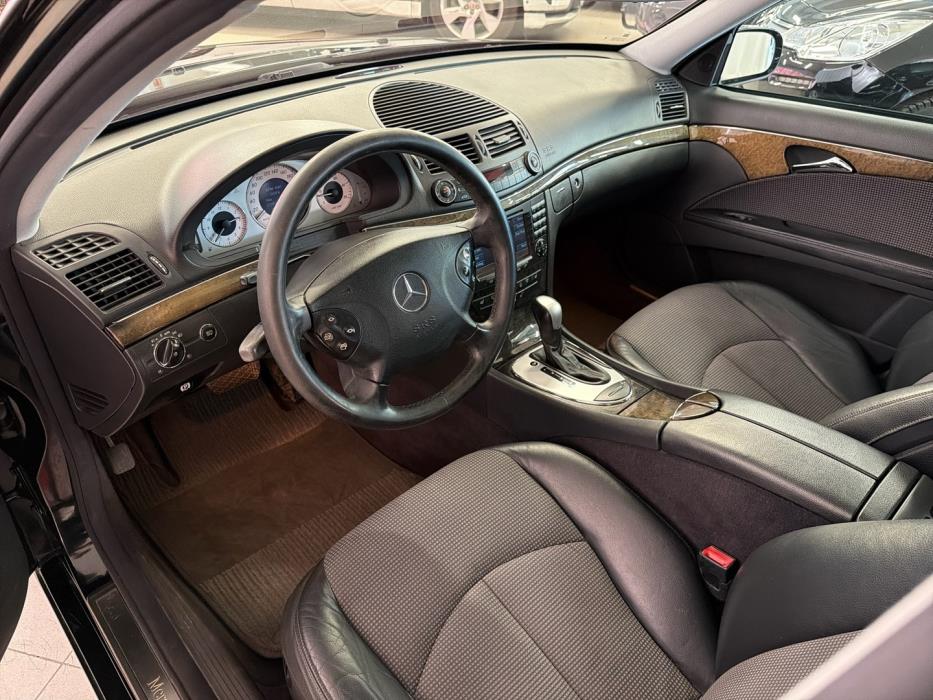 MERCEDES-BENZ E 2004