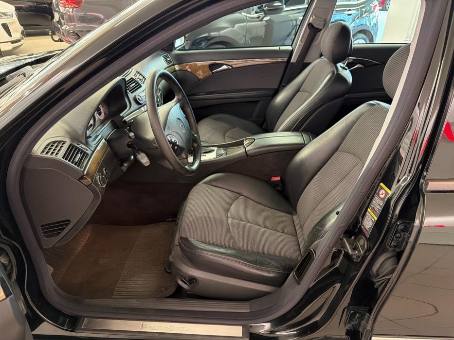 MERCEDES-BENZ E 2004