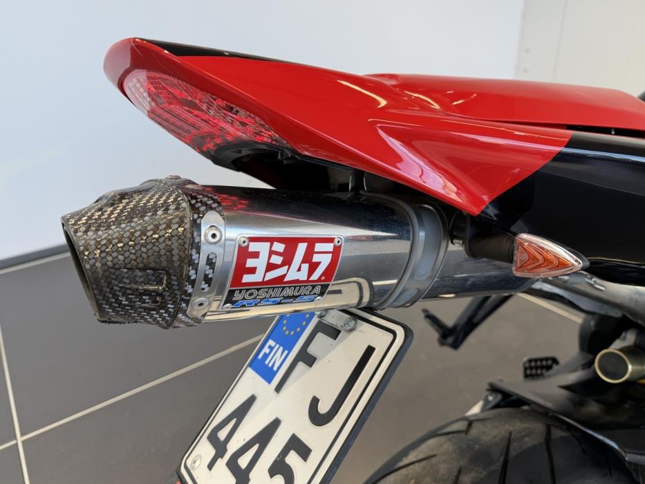 HONDA CBR 2005