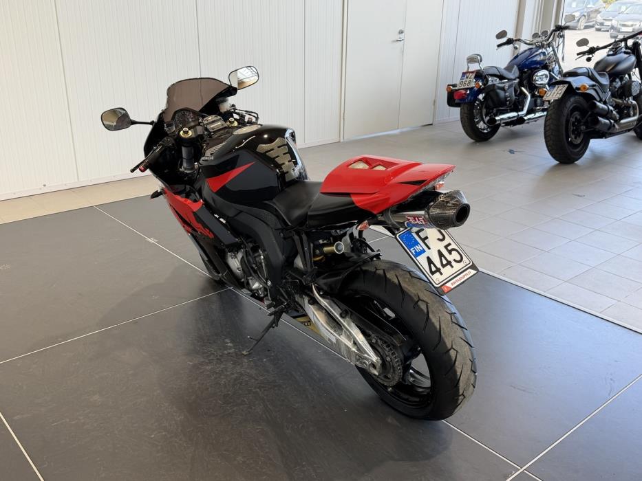 HONDA CBR 2005