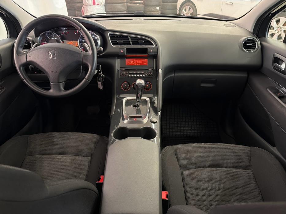 PEUGEOT 3008 2011