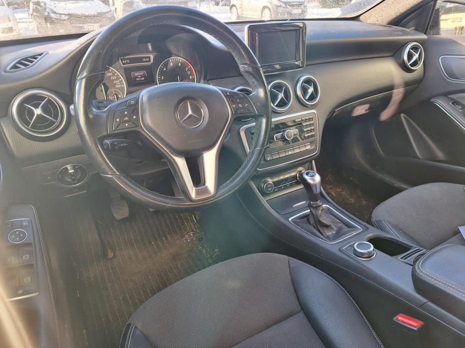 MERCEDES-BENZ A 2015