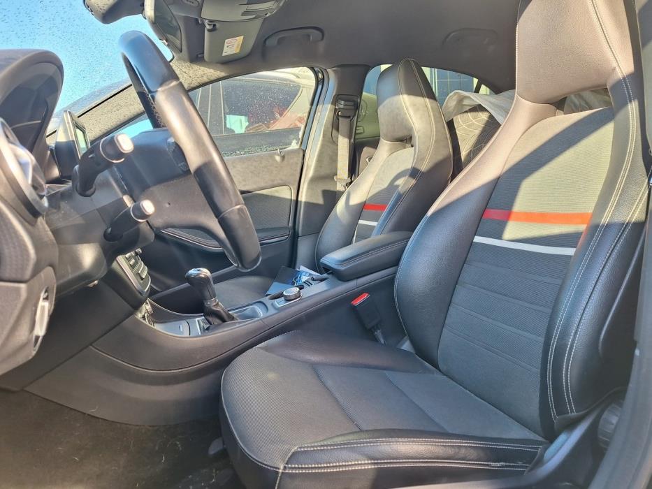 MERCEDES-BENZ A 2015