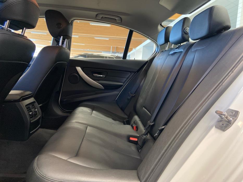 BMW 320 2015