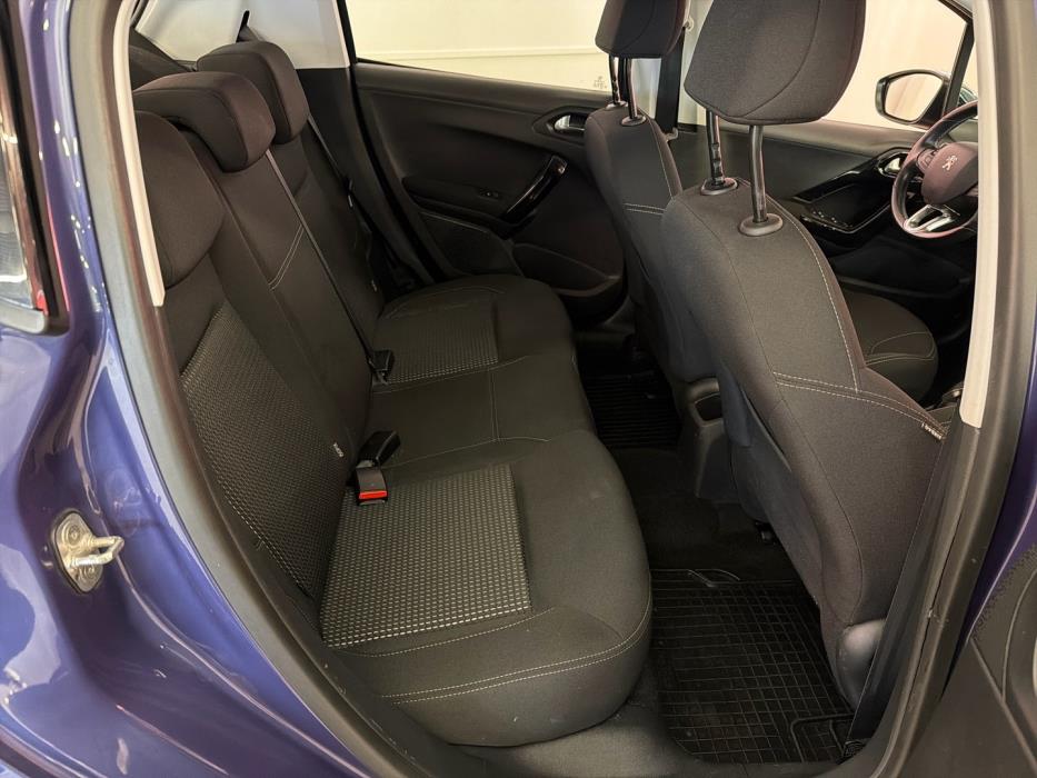 PEUGEOT 208 2016
