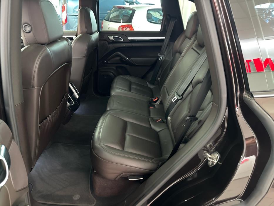 PORSCHE Cayenne 2015