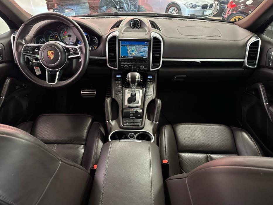 PORSCHE Cayenne 2015