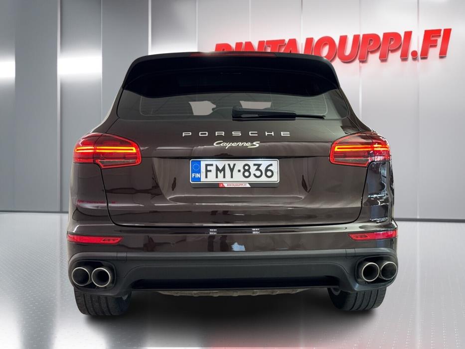 PORSCHE Cayenne 2015