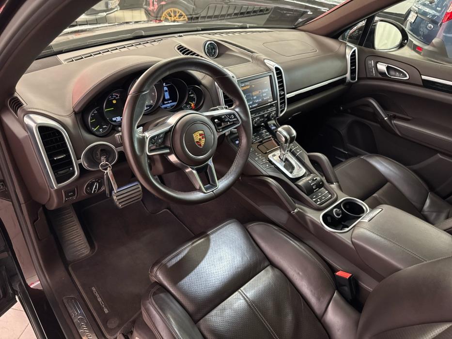 PORSCHE Cayenne 2015