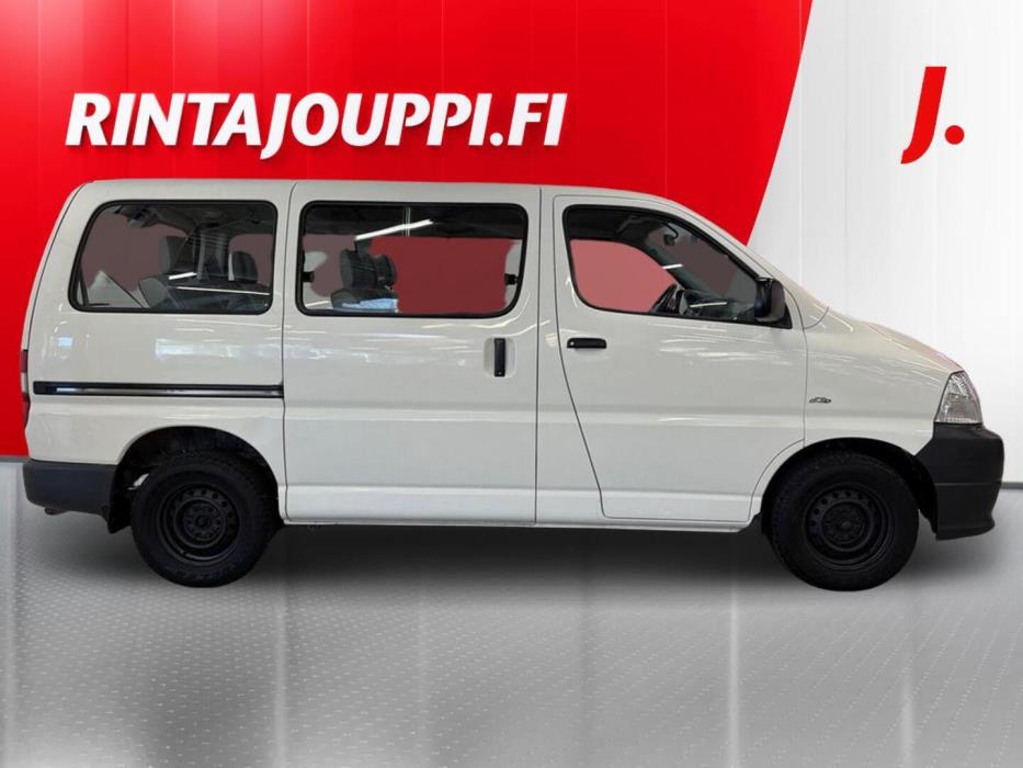TOYOTA Hiace 2009