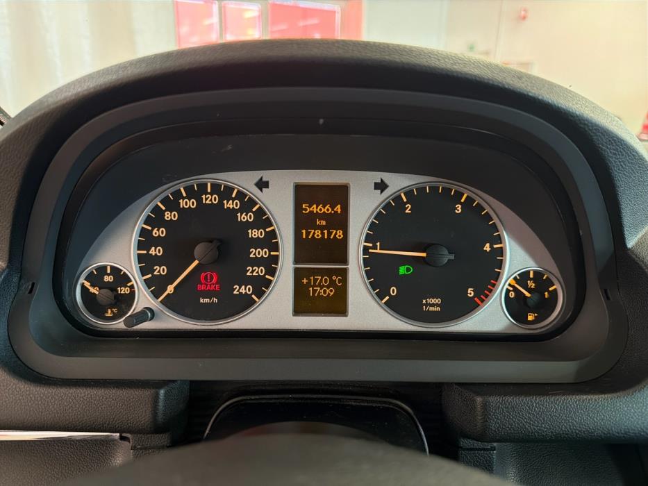 MERCEDES-BENZ B 2009