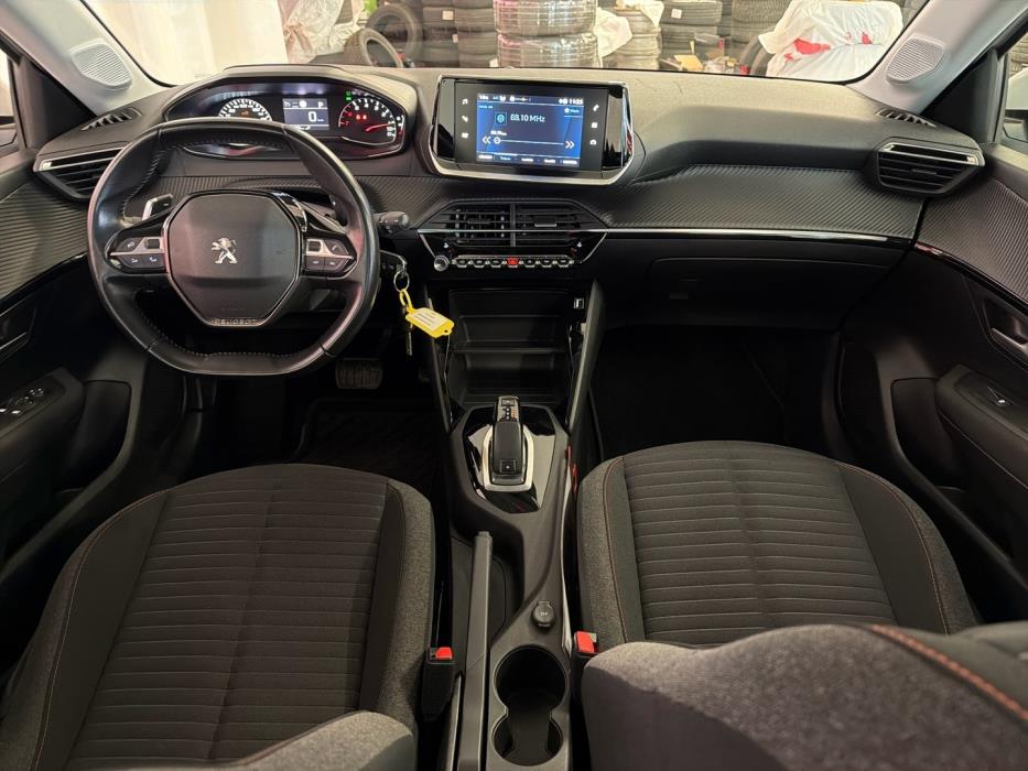 PEUGEOT 208 2020
