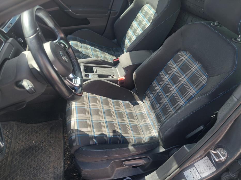 VOLKSWAGEN Golf 2020