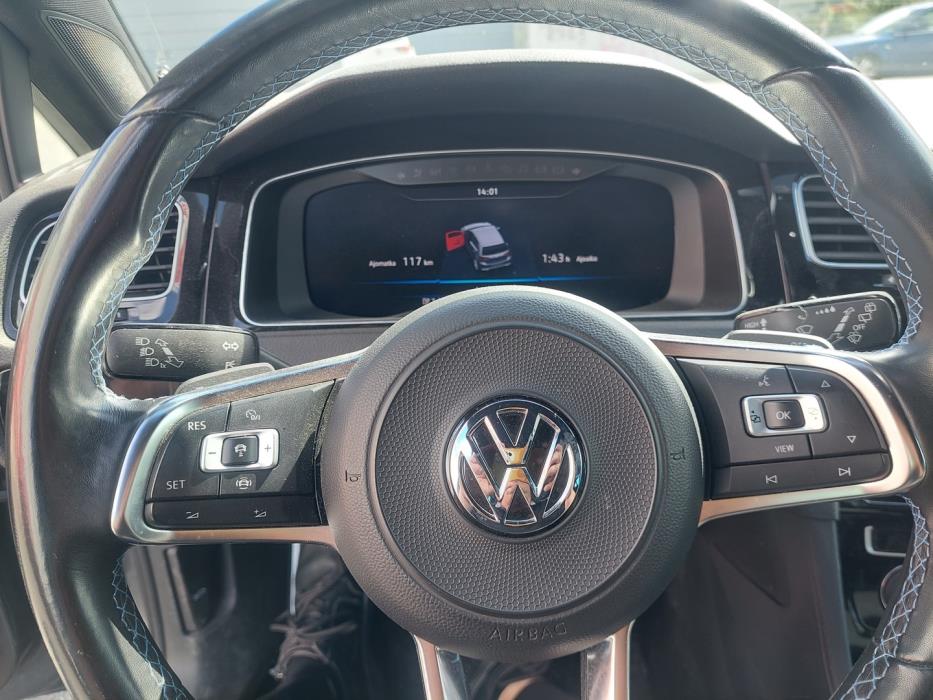 VOLKSWAGEN Golf 2020