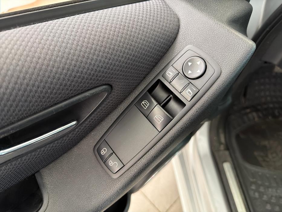 MERCEDES-BENZ B 2009