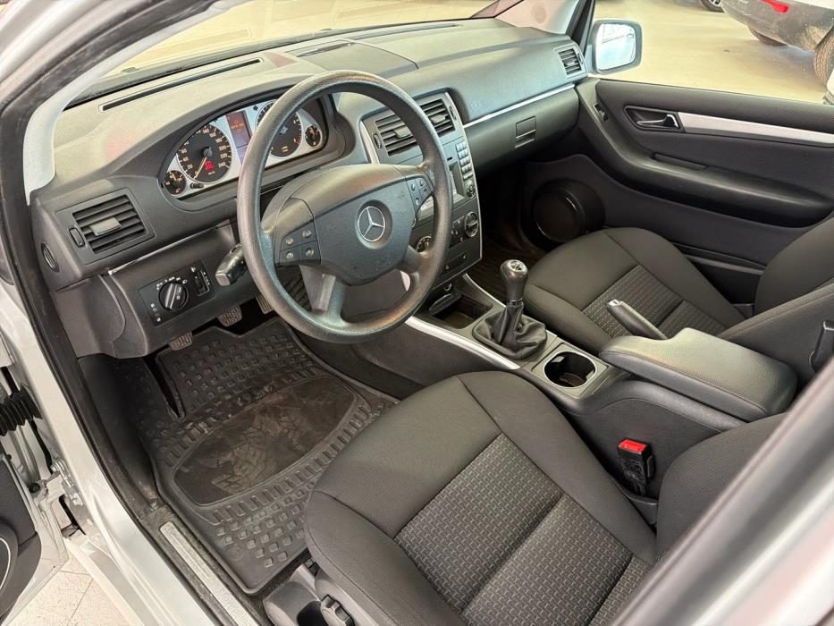 MERCEDES-BENZ B 2009
