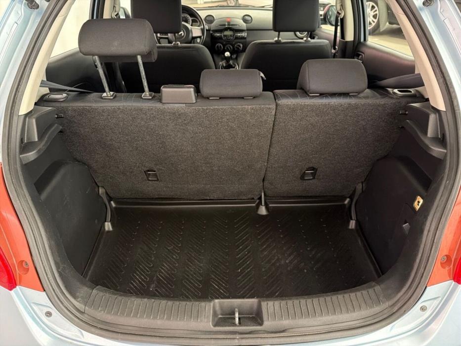 MAZDA Mazda2 2011