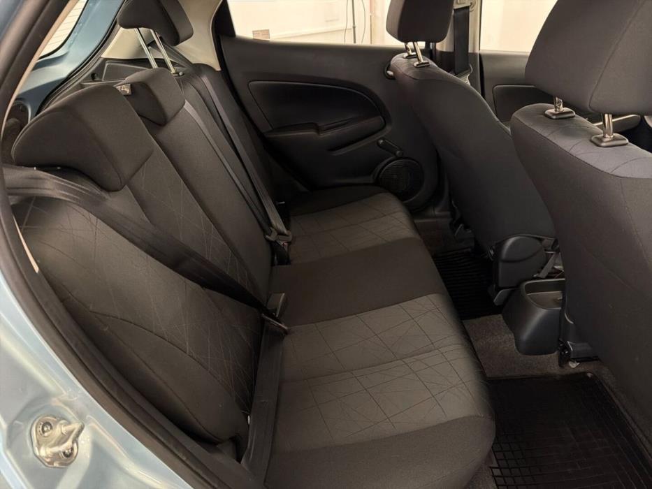 MAZDA Mazda2 2011