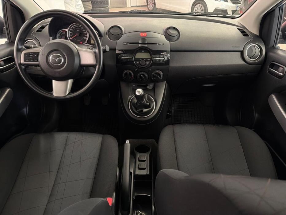 MAZDA Mazda2 2011