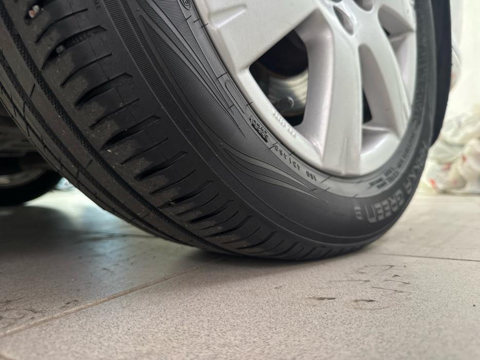 VOLKSWAGEN Passat 2011