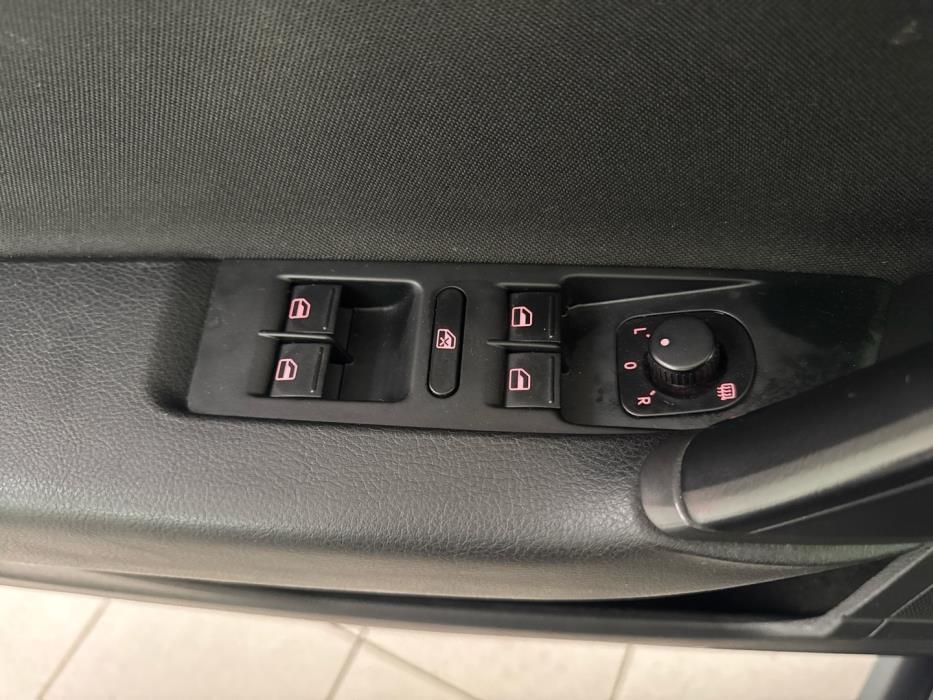 VOLKSWAGEN Passat 2011