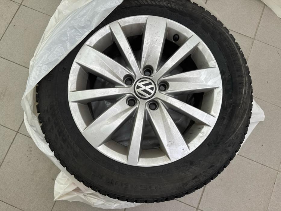 VOLKSWAGEN Passat 2011