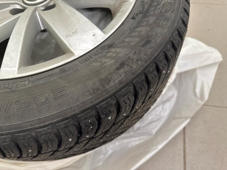 VOLKSWAGEN Passat 2011