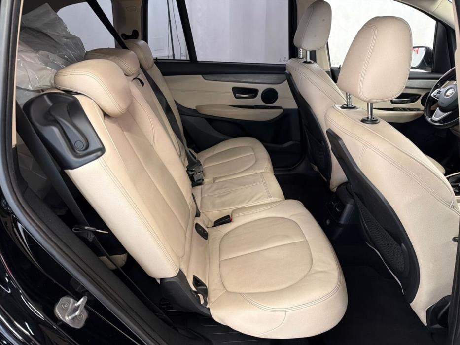 BMW 216 2016