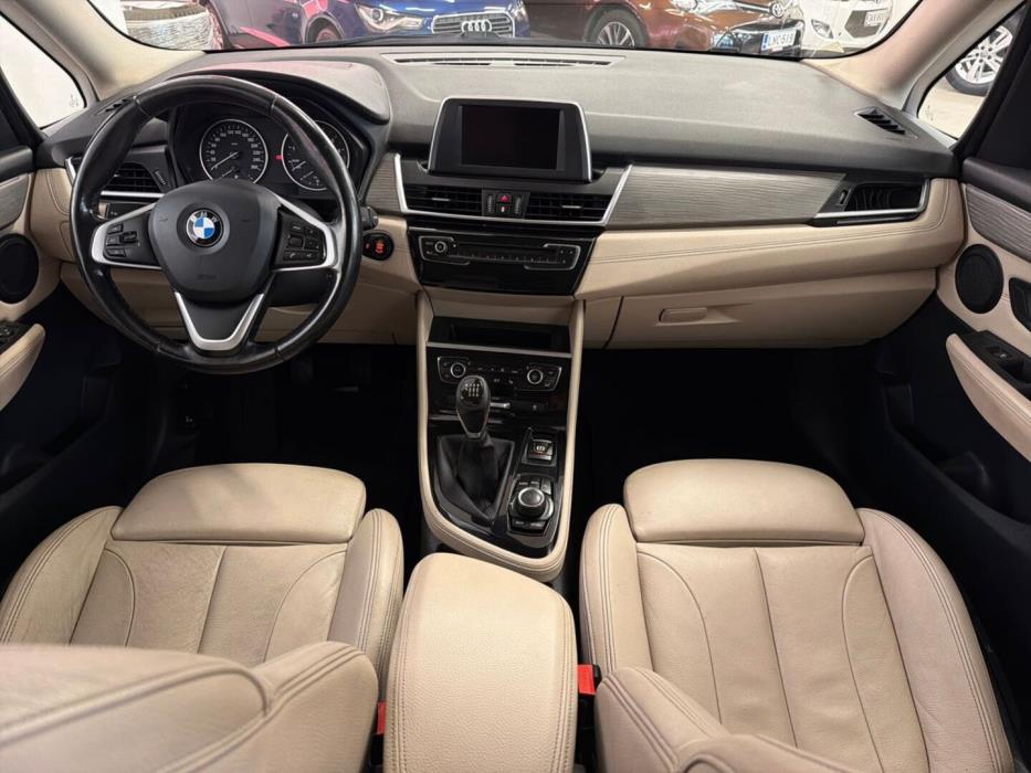 BMW 216 2016