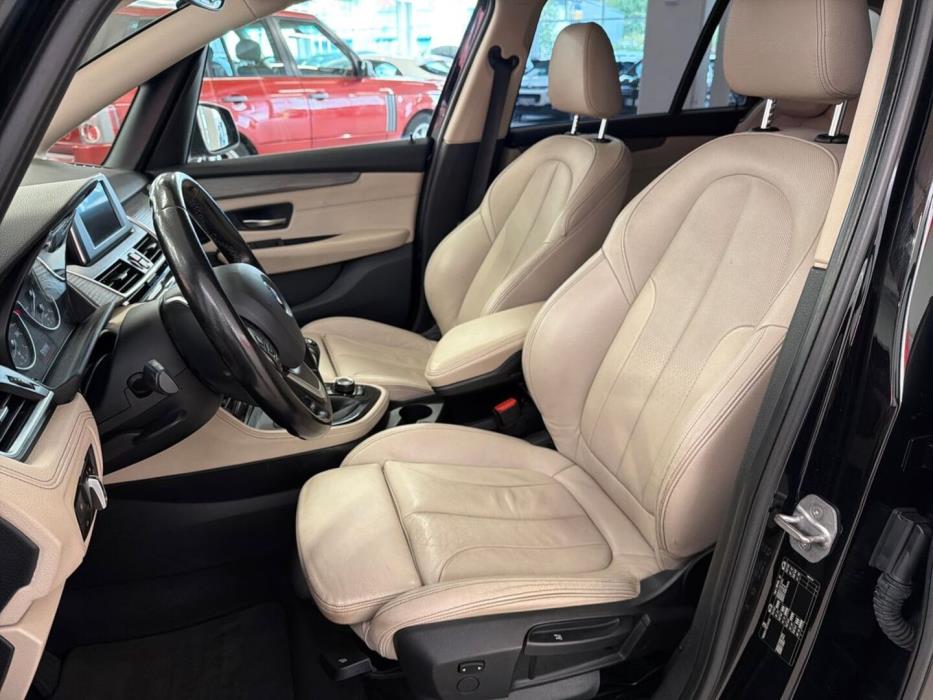 BMW 216 2016
